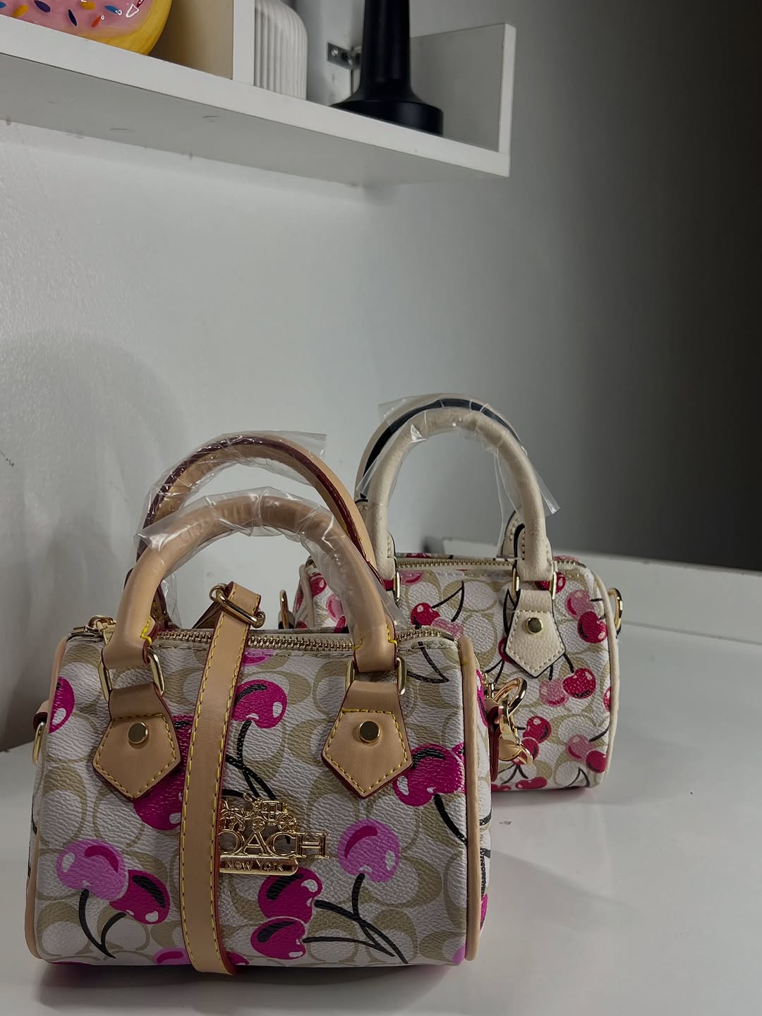 ecommerce.upsell.product_image_alt