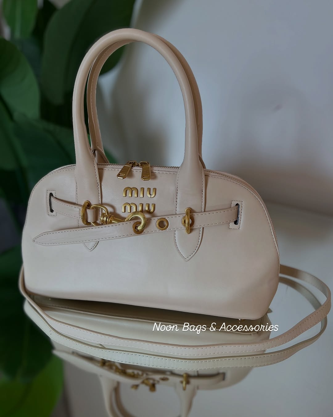 ecommerce.upsell.product_image_alt